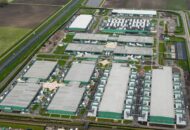 Luchtfoto van het datacenter-complex van Microsoft in Middenmeer.